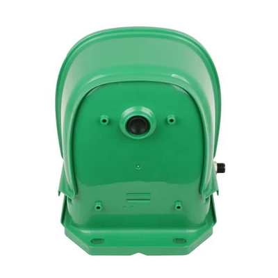 Grüner Kunststoff-Sprinklerkopf für Gartenbewässerung, Frontansicht mit centralem Auslass und Montagesockel.