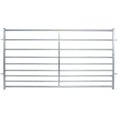 Verzinktes Metallgatter mit mehreren horizontalen Querstreben, zweiflügelig, geeignet als Zaun- oder Viehgatter.