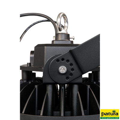 Industrielles Montagesystem mit Aufhängeöse, schwarzen Kabeln und runder Lochplatte; finnenartige Basisstruktur; Patura-Logo unten rechts.