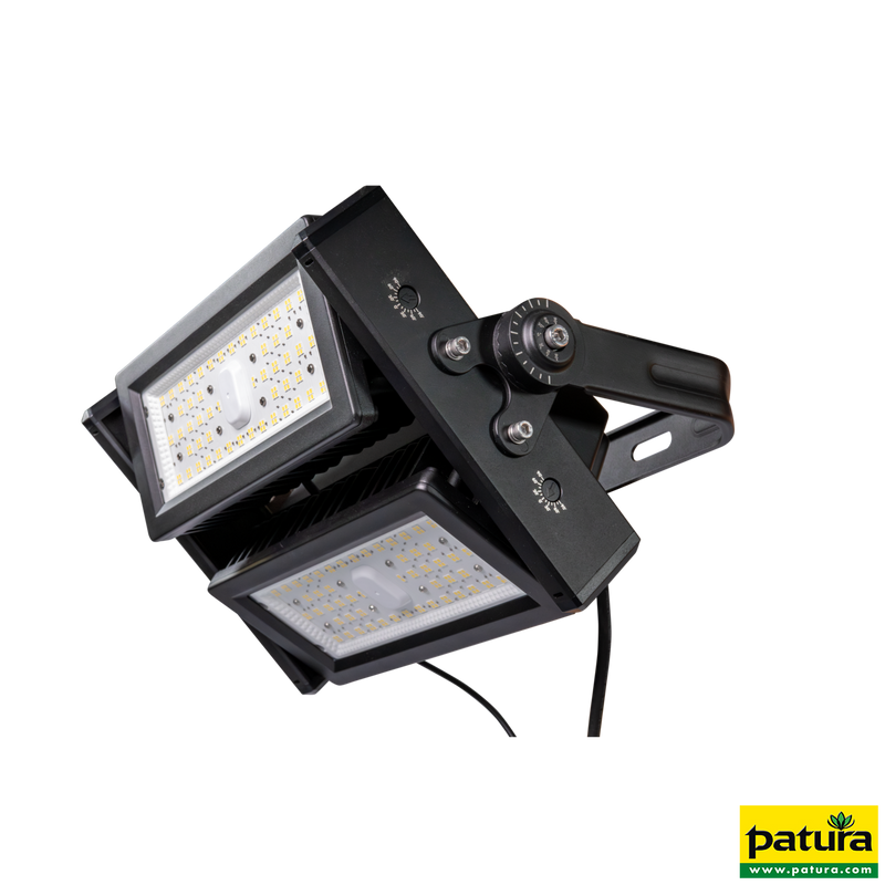 LED-Flutlicht mit zwei LED-Panels in schwarzem Gehäuse, verstellbarem Halterarm und Einstellrad; Patura-Logo unten rechts.