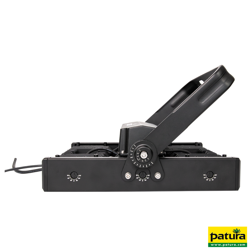 Manuelle Bindemaschine von Patura mit Hebelarm, Einstellrad und schwarzem Metallgehäuse zum Binden von Dokumenten auf weissem Hintergrund.