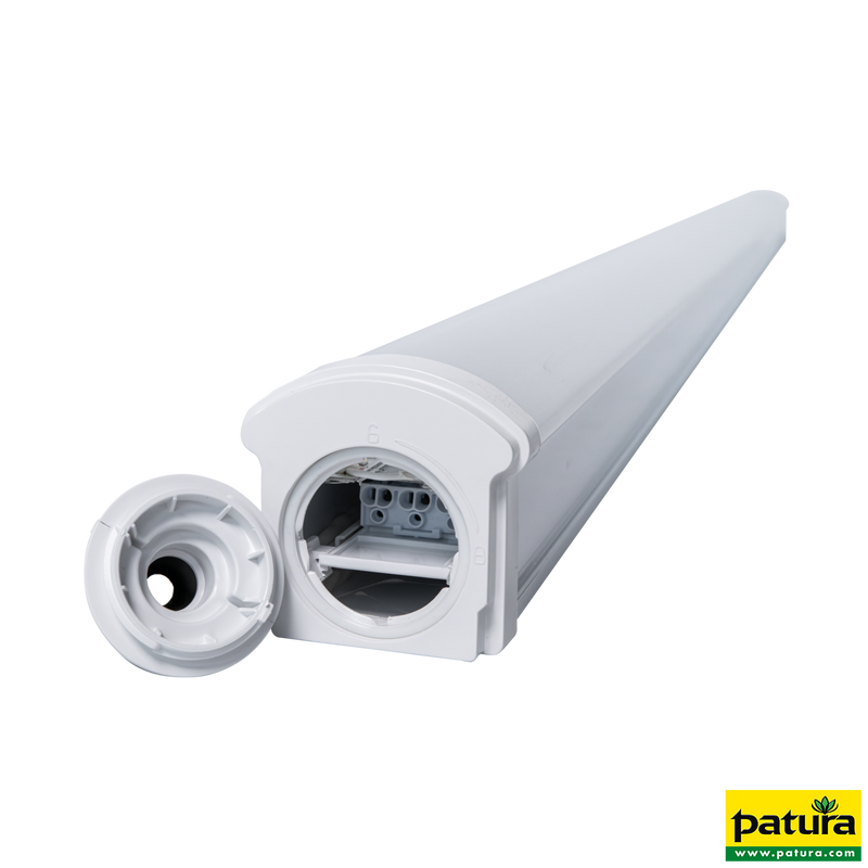 Weisses, langes Kunststoffgehäuse mit abnehmbarer runder Endkappe; offen gezeigter Frontbereich mit Anschlussklemmen; Patura-Logo unten rechts.