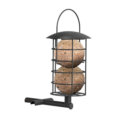 Schwarzer Metall-Vogelfutterspender im Drahtkäfig-Design mit Dach, enthält zwei Samenbällchen und Aufhängehaken (Wandhalterung inklusive).
