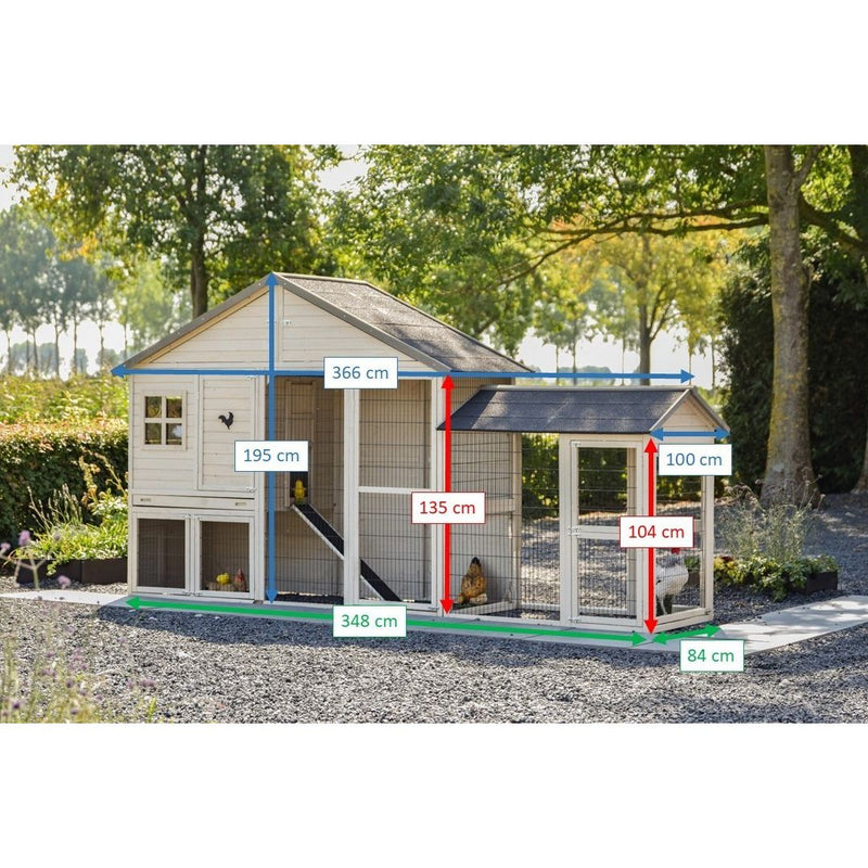 Holz-Hühnerstall mit Anbau im Garten; Aussenmasse: Länge 366 cm, Breite 348 cm, Anbaubreite 84 cm; Höhenangaben: Haupthaus 195 cm, Innenhöhe 135 cm, Anbauhöhe 104 cm (Messlinien in Blau, Rot und Grün).