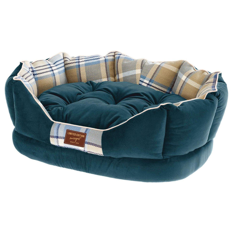 Kilt dog and cat bed